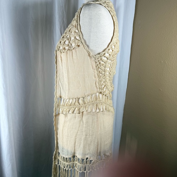 Cream Crochet Fringe Vest Size M Boho Chic Festival Fashion Crochet Fringe Rue21 - Picture 6 of 13